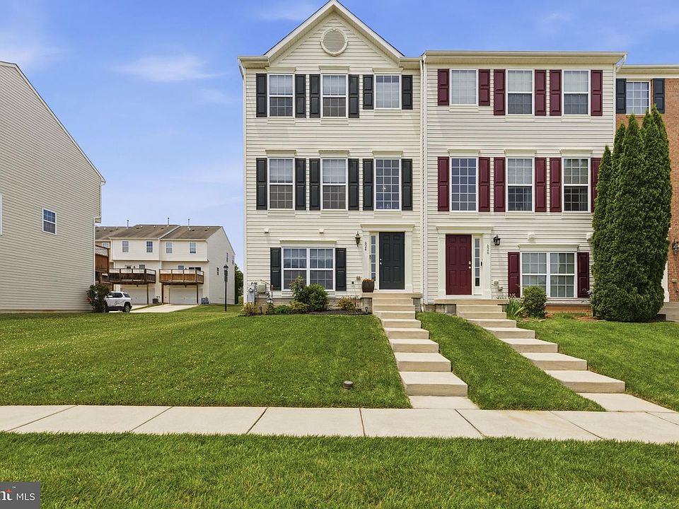 1st image of 624 Snowberry Way