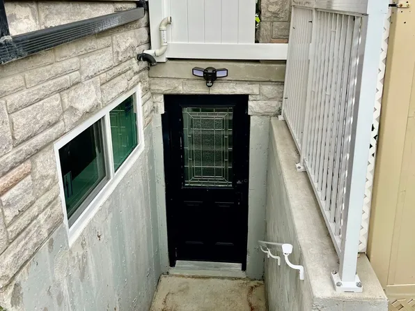 5 King William Cres #Basement, Richmond Hill, ON L4B 4S6