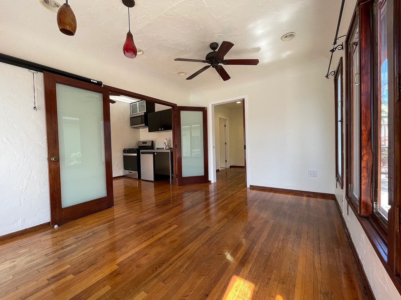 1 bed, $1,895 — Photo 2