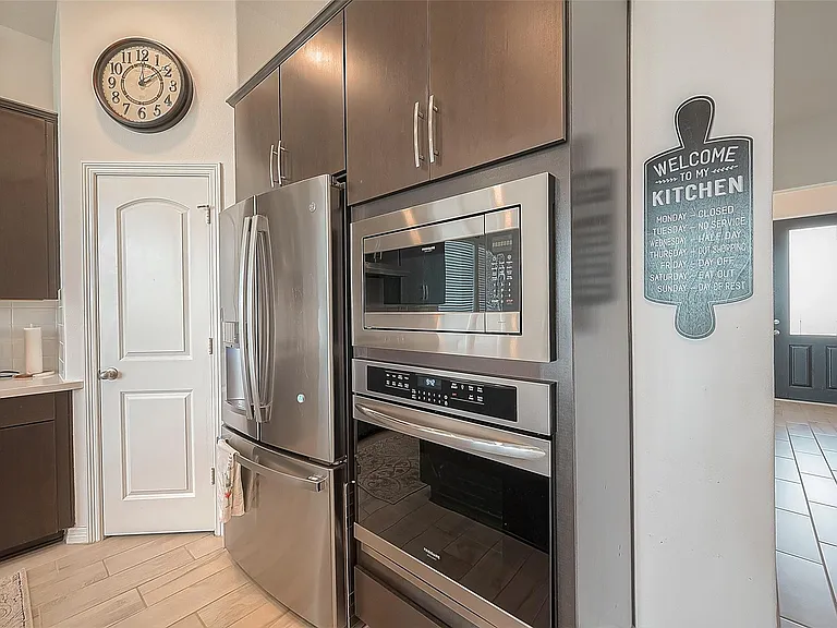 1838 Smithers Landing Dr — Photo 16