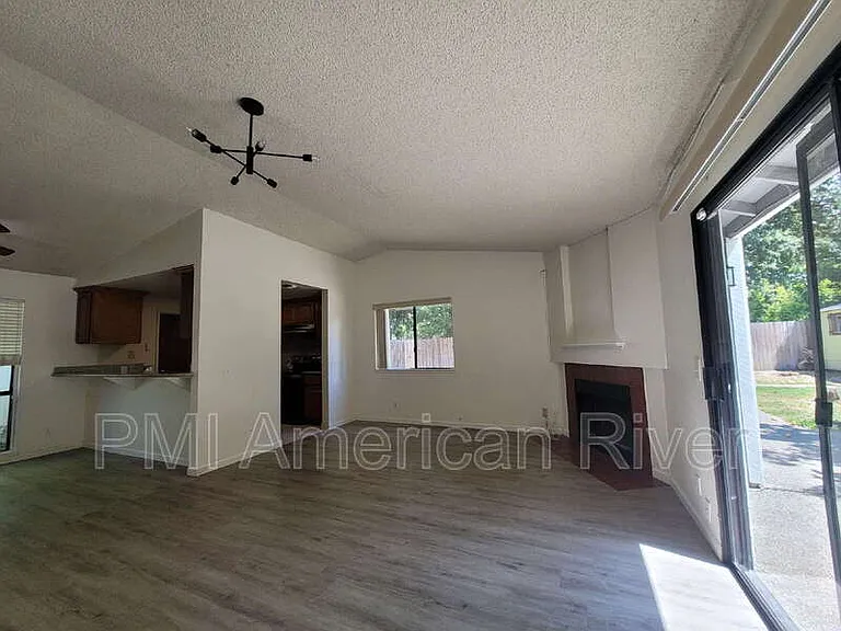 7396 Marani Way — Photo 2