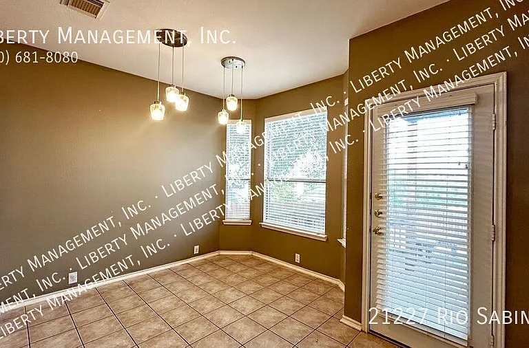 21227 Rio Sabinal — Photo 19