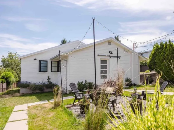 679 Corlett Rd, Gibsons, BC V0N 1V9