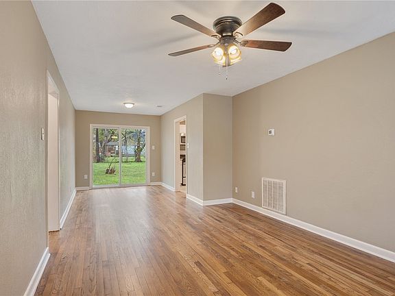 4th image of 2604 Southside Dr