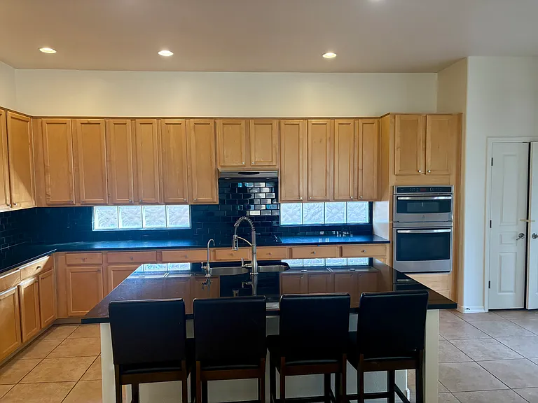 1233 E Kramer Cir — Photo 13