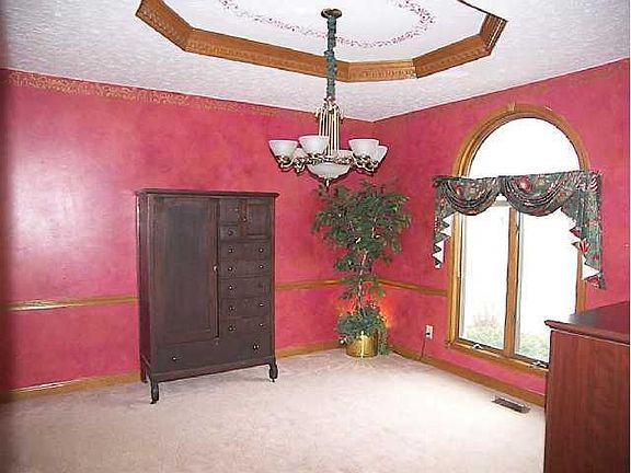 3rd image of 829 Ironwood West Dr