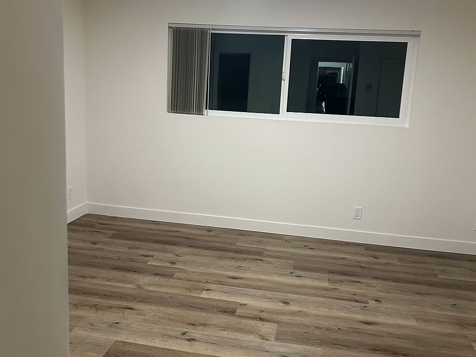 2nd image of 1933 Manning Ave #207