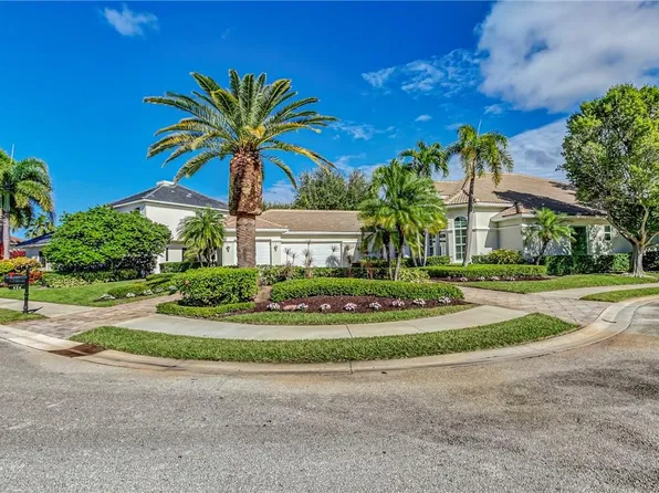 124 Pembroke Drive, Palm Beach Gardens, FL 33418