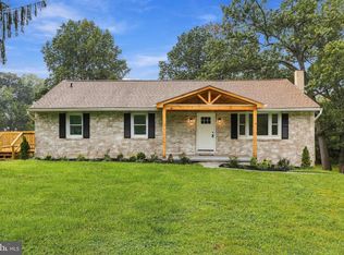 9608 Crystal Falls Dr, Hagerstown, MD 21740