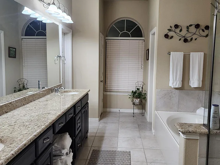 10082 Drawbridge Dr — Photo 15