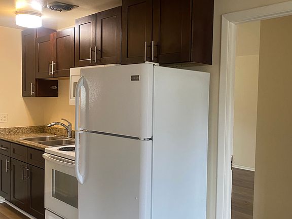 4th image of 2935 College Ave APT 122