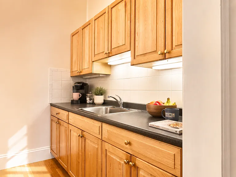 871 Beacon St #2A — Photo 3