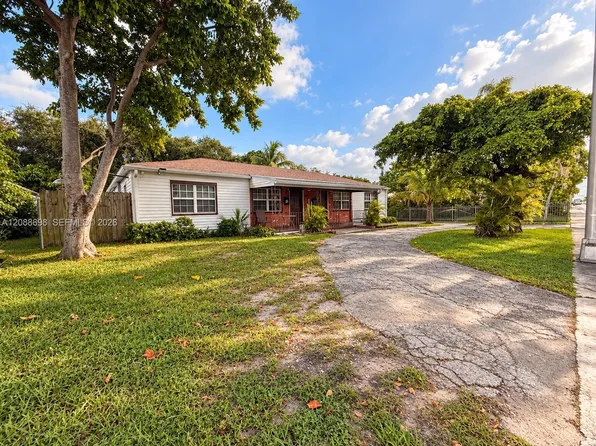 1526 NE 135th St, Miami, FL