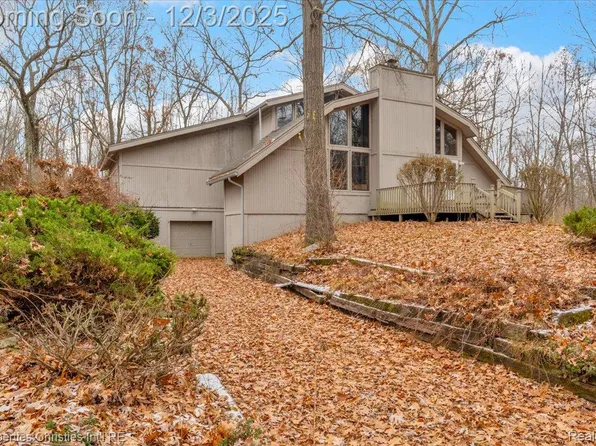 13095 Woodland Trl, Davisburg, MI 48350