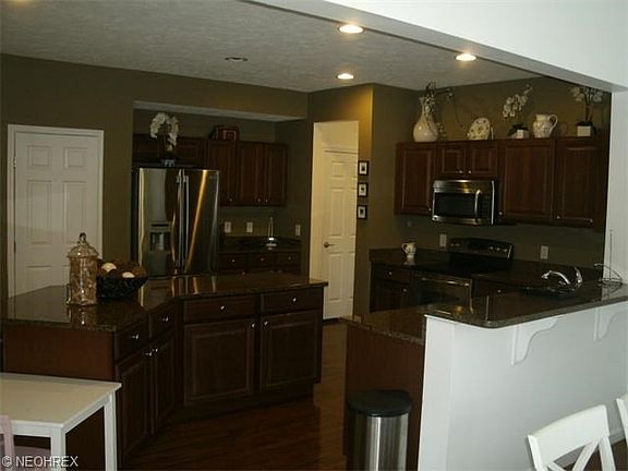 5th image of 1208 Meadowbrook Ct