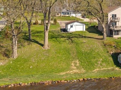 N1025 Vinnie Ha Ha Rd, Fort Atkinson, WI, 53538