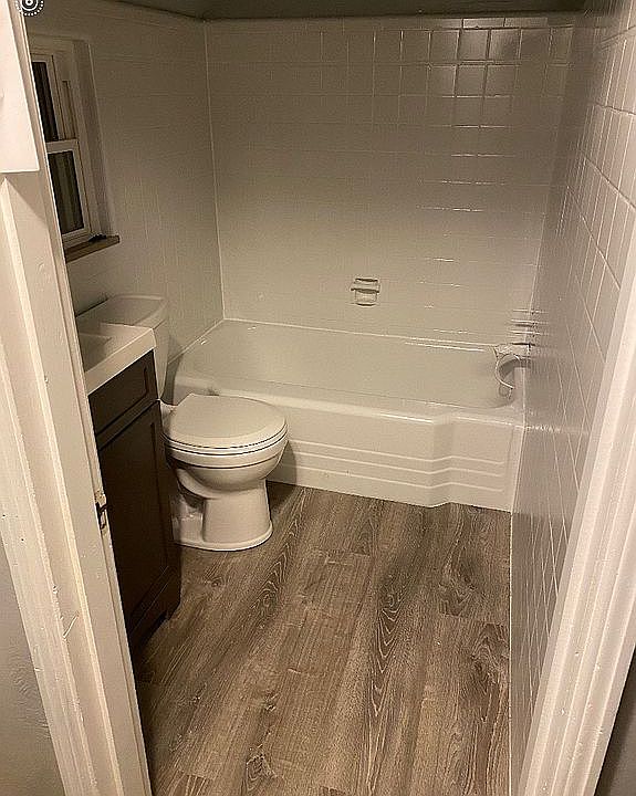 2nd image of 1038 Woodbourne Ave