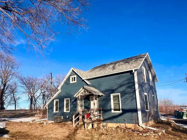 495 Wren Ave, Ackley, IA 50601