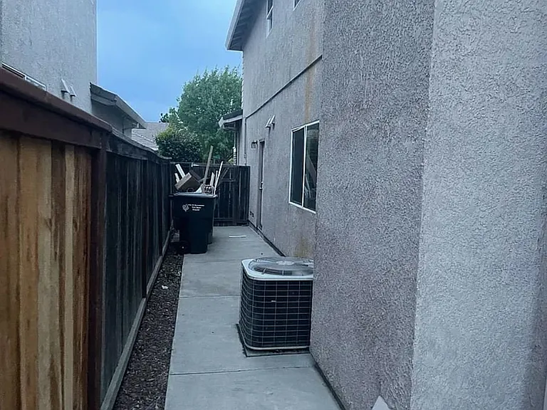 1437 Mayfield St — Photo 7