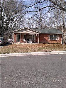 1st image of 136 Sweetbriar Dr
