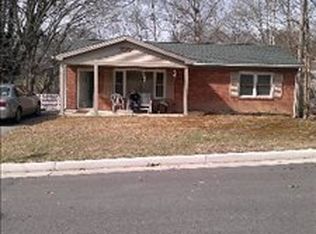 136 Sweetbriar Dr, Danville, VA 24540