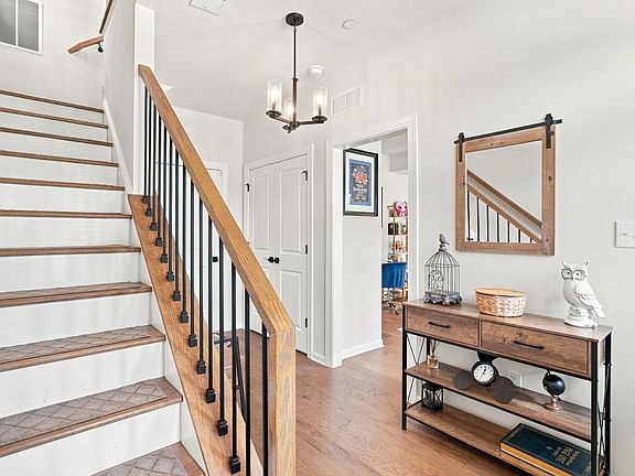 3rd image of 189 Smithworks Blvd