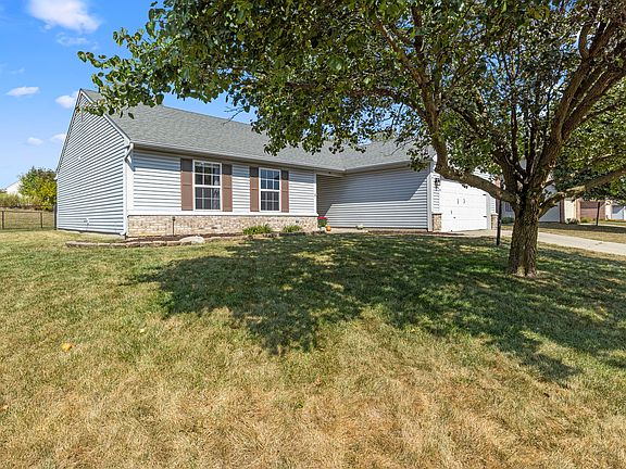 2nd image of 34 Morse Cir