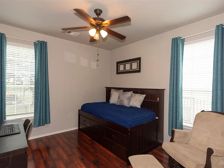11004 Quarry Oaks Trl — Photo 16