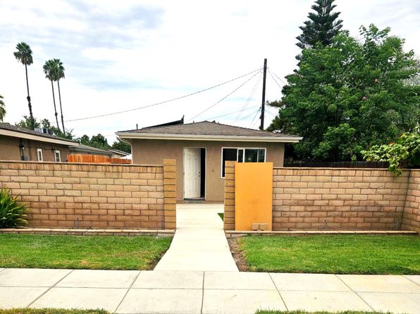 8247 Oakhurst Pl