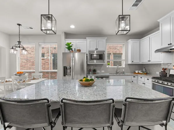 921 Montgomery Way, Argyle, TX 76226