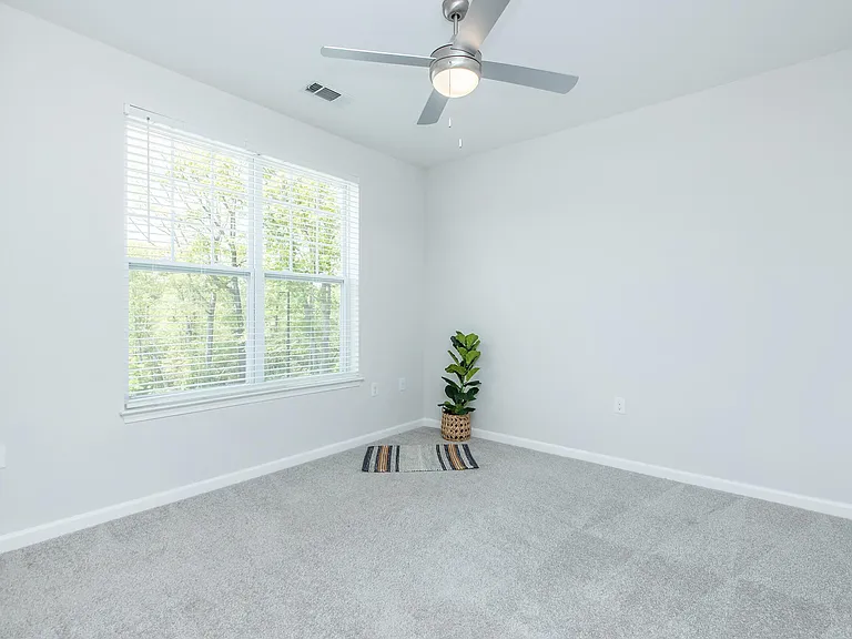 Riverstone Apartments at Long Shoals — Photo 37