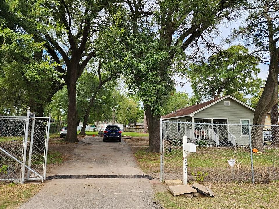 1st image of 903 Yorkshire St #A