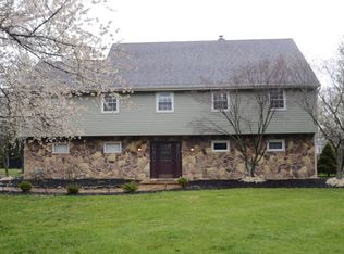 4 Douglas Dr, Holmdel, NJ 07733