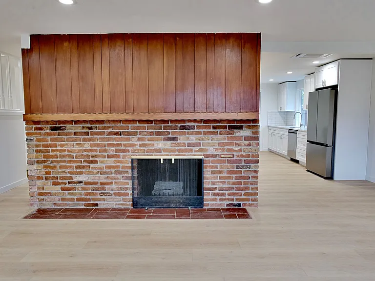 1421 N Highland St — Photo 6