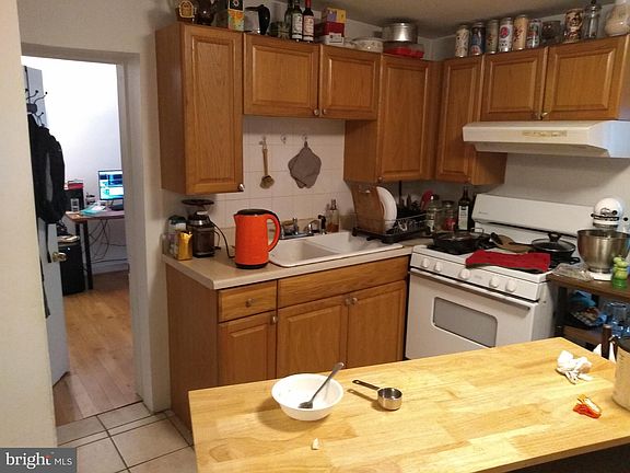 4th image of 2923-25 Poplar St APT 1B