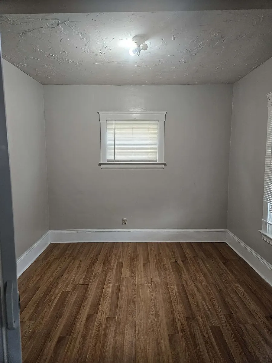 Building Photo - 4211 Storer Ave #1