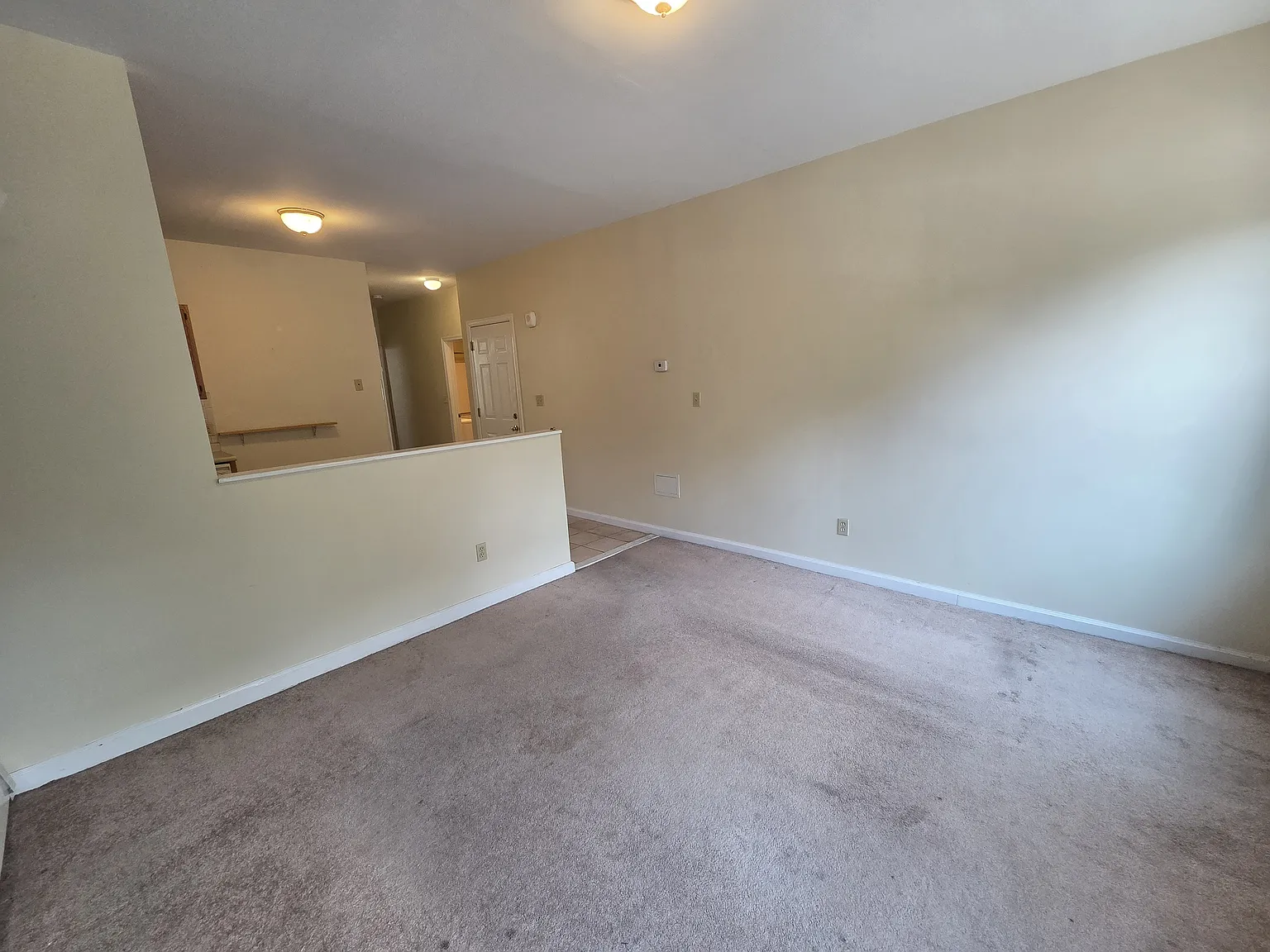 2 bed, 850 sqft, $3,200 — Photo 3