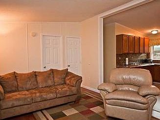2nd image of 1093 Eisenhower Dr