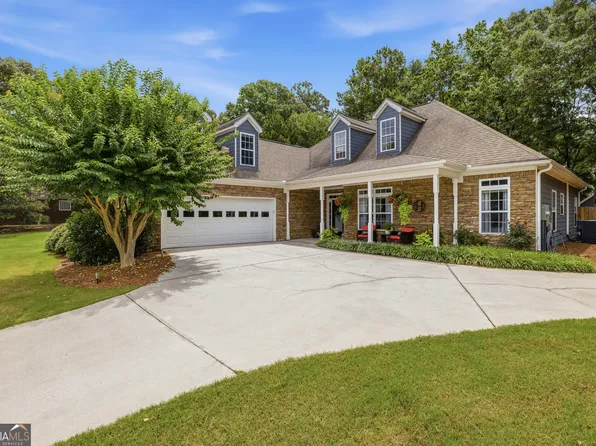 135 Clear Spring Ln, Oxford, GA 30054