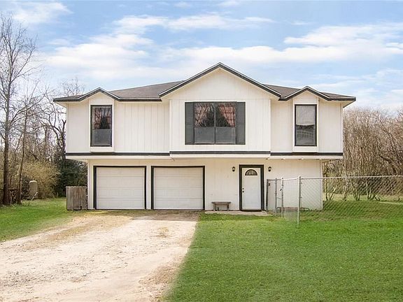 4th image of 18911 Frederick Dr