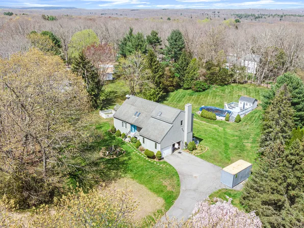 134 Bunker Hill Road, Guilford, CT 06437