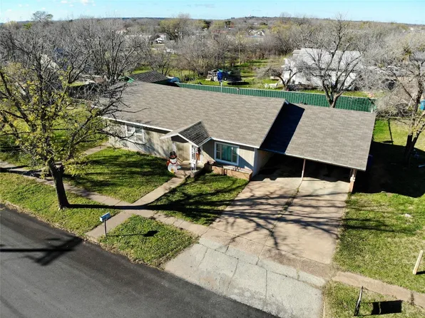 1011 N Rose Ave, Breckenridge, TX 76424