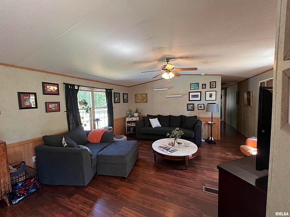 5th image of 9549 Johns Ln