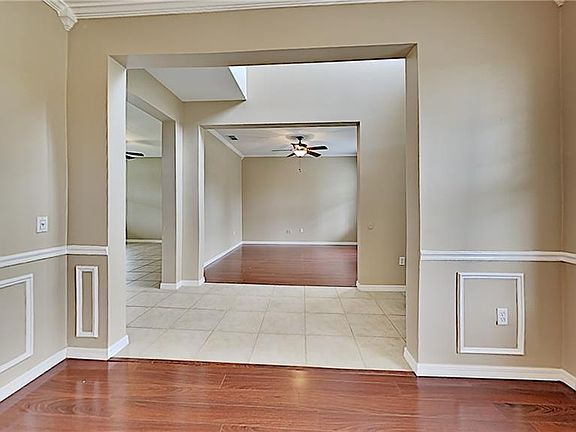 4th image of 3119 Duxbury Dr