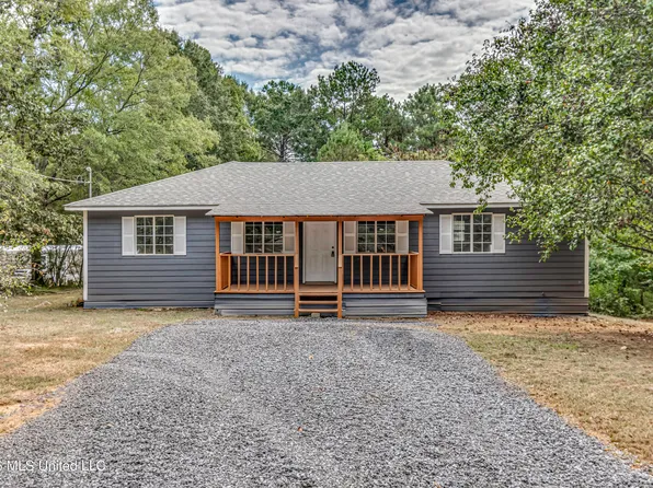 122 Hull Dr, Magee, MS 39111