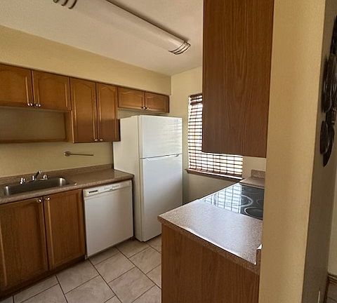 3rd image of 4123 Division St #4123