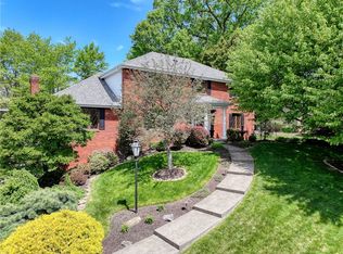 1813 S Villa Dr, Gibsonia, PA 15044