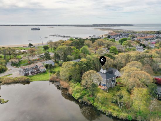 20 Stanley Place, Hyannis, MA 02601