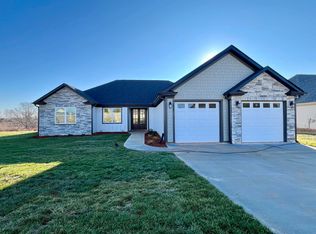 633 Berry Rd, Boiling Springs, SC 29316