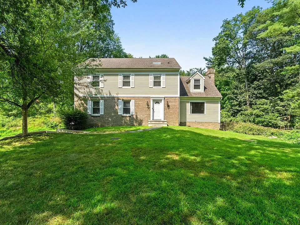 215 Oak Ave